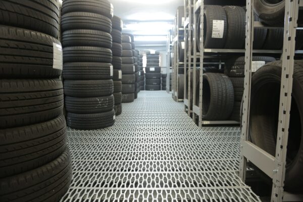 4 tendances tech qui dessinent le futur de la production de pneus 