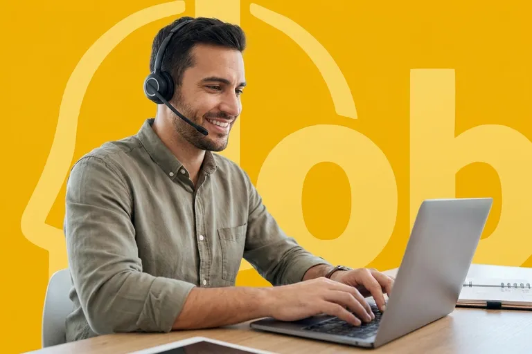 Un téléopérateur indépendant choisit des missions de téléprospection sur la place de marché